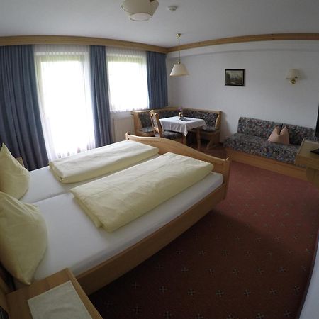 Gaestehaus Alpenland Тукс Номер фото