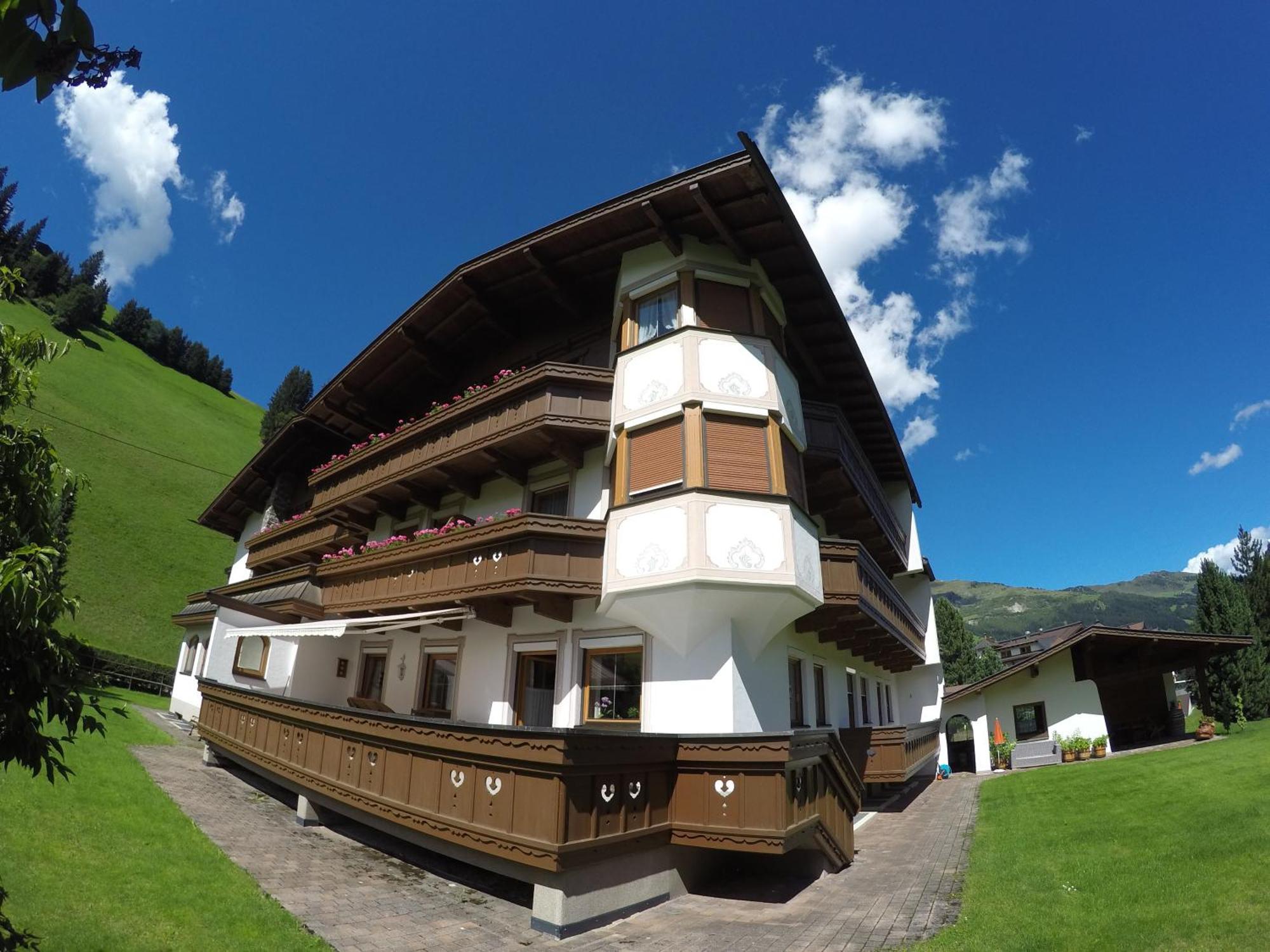 Gaestehaus Alpenland Тукс Экстерьер фото