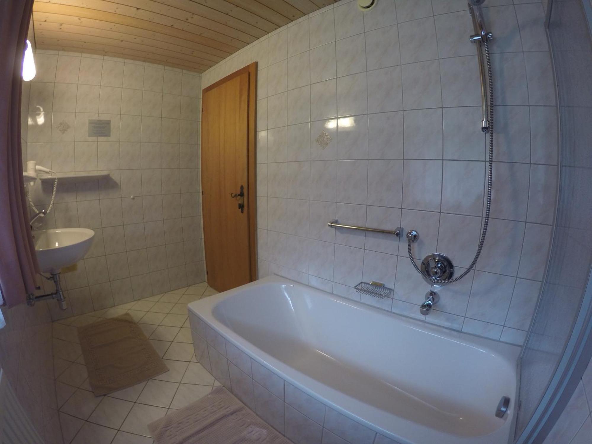 Gaestehaus Alpenland Тукс Номер фото
