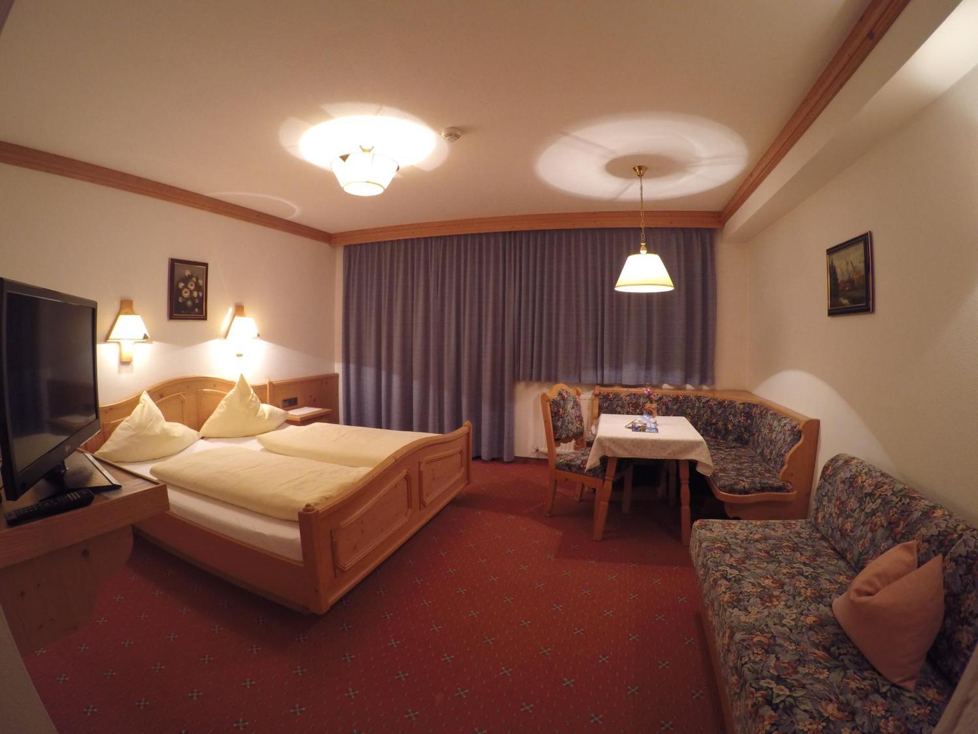 Gaestehaus Alpenland Тукс Номер фото