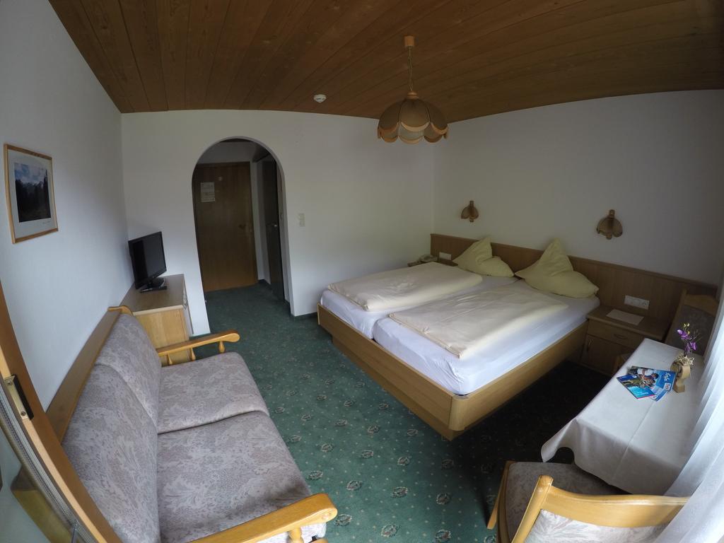 Gaestehaus Alpenland Тукс Экстерьер фото