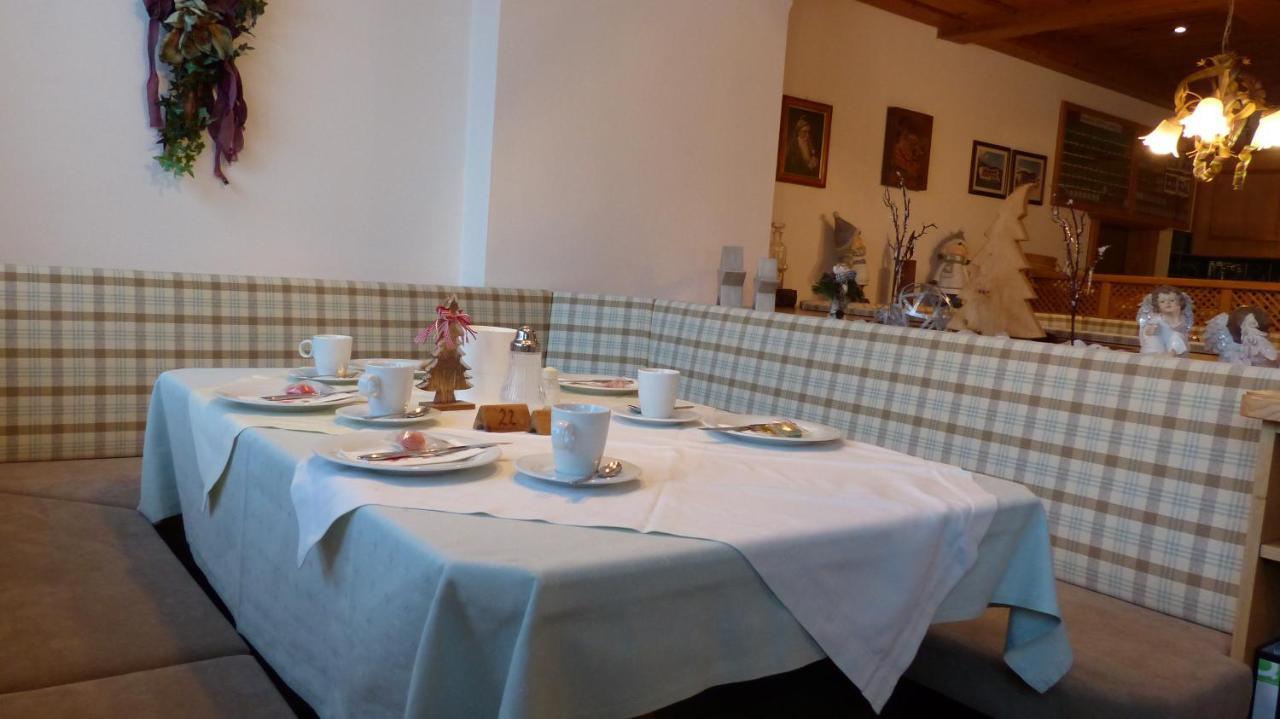 Gaestehaus Alpenland Тукс Экстерьер фото